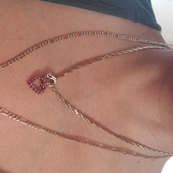 Guinuine Ruby Solid Gold Pennant. Vintage. SALE, WONT LAST LONG‼️ - Picture 4 of 5